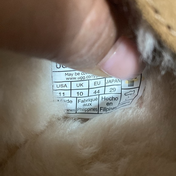 Ugg slipper size 10-11 - Picture 6 of 6